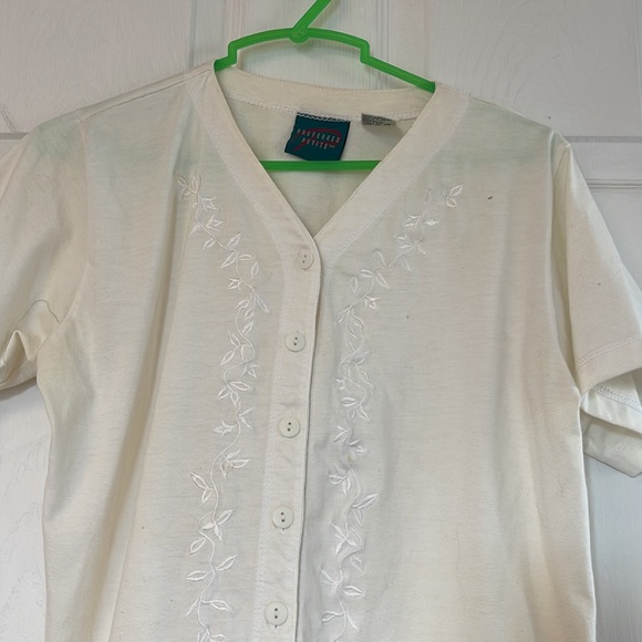 Petite top - Picture 2 of 5